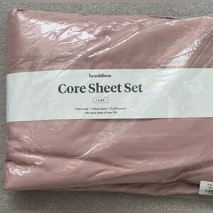 Brooklinen Luxe Core Sheet Set in Rose Quartz NWT - Beautiful Neutral